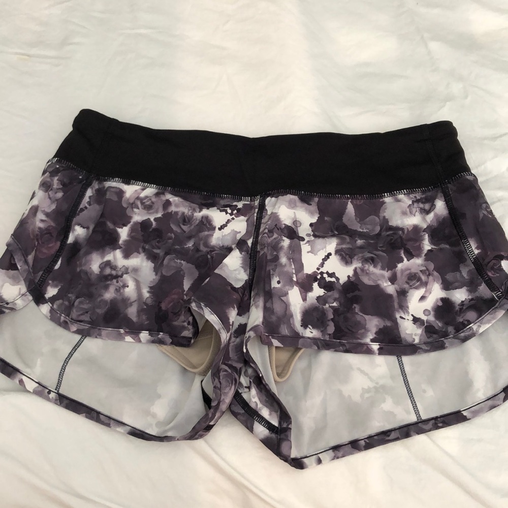 Really good condition shorts. Size 6